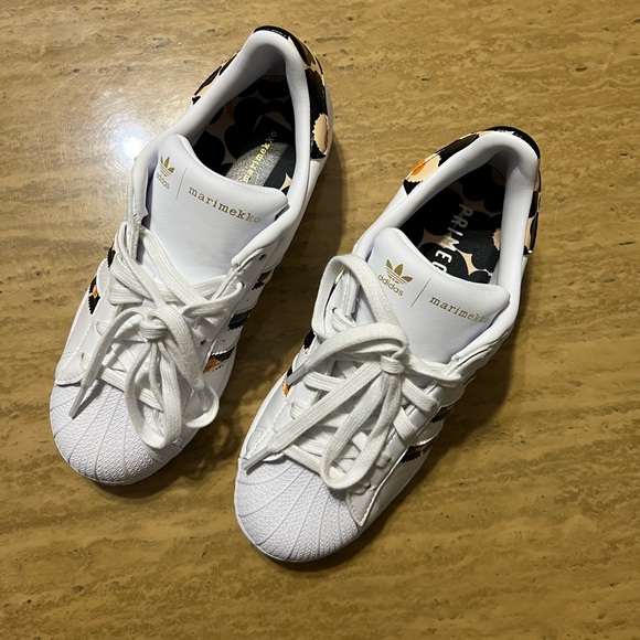 Adidas x Marimekko Superstars - Picture 3 of 8